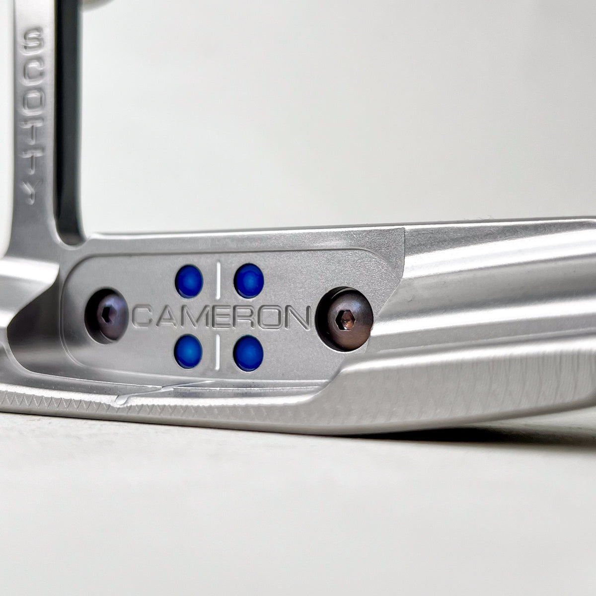 Scotty Cameron Studio Style (Liekitetty)