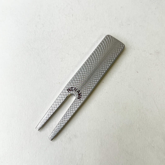 Divot tool 001